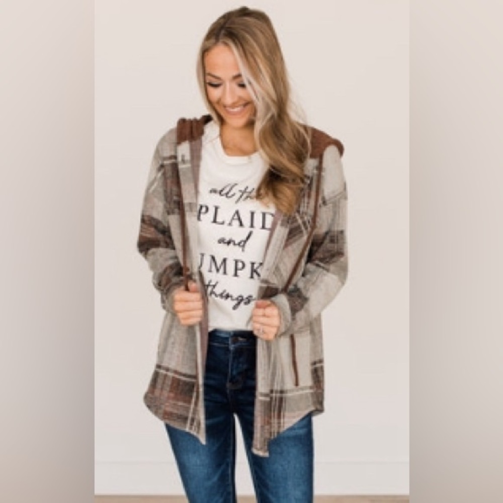 Button down hooded top from pulse boutique EUC